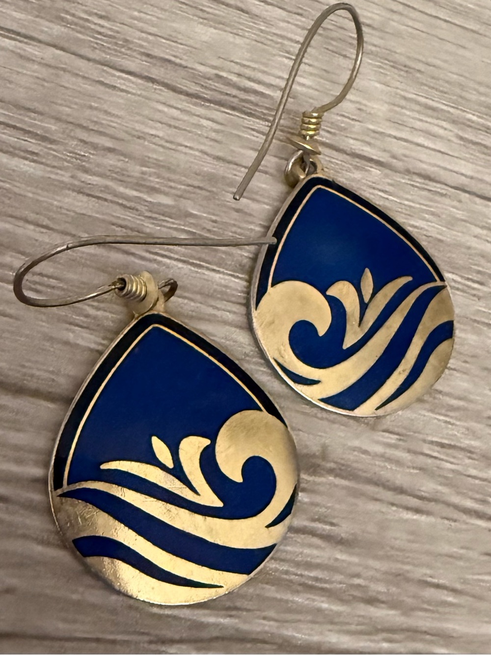 Vintage Roccocco Wave Trapdrop Earrings